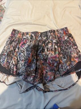 lululemon athletica Multicolor Abstract Print Athletic Shorts - Black Base